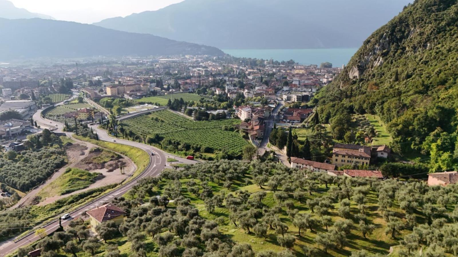 Casa Sara With Swimming Pool Appartement Riva del Garda Buitenkant foto