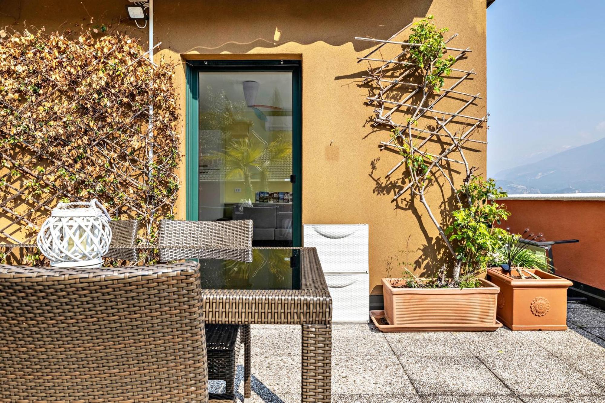 Casa Sara With Swimming Pool Appartement Riva del Garda Buitenkant foto