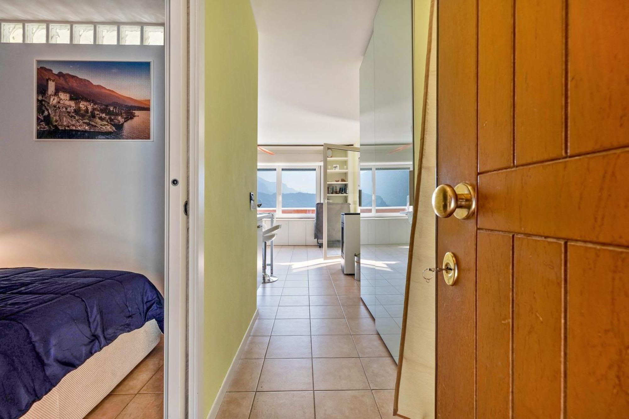 Casa Sara With Swimming Pool Appartement Riva del Garda Buitenkant foto
