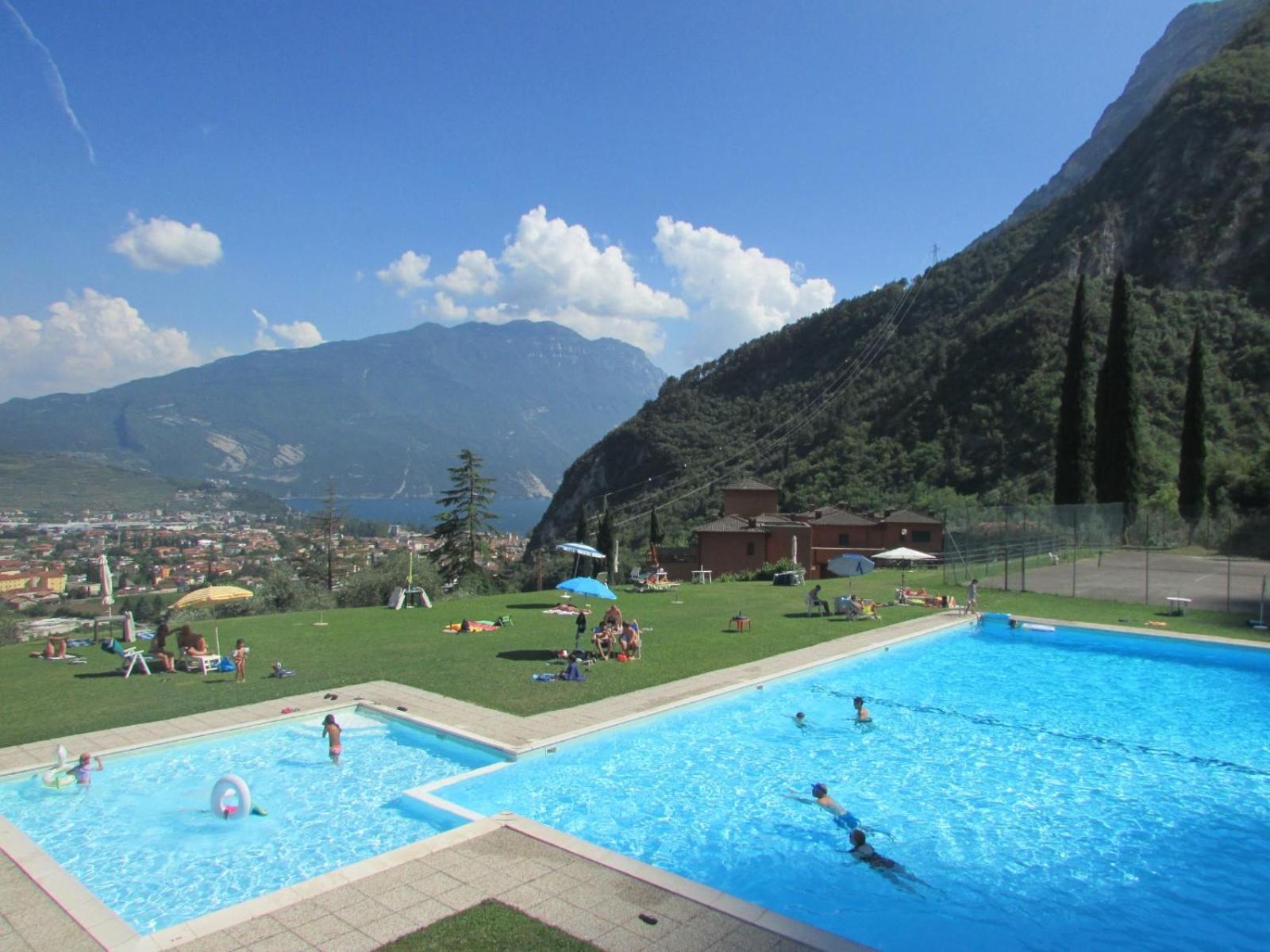 Casa Sara With Swimming Pool Appartement Riva del Garda Buitenkant foto